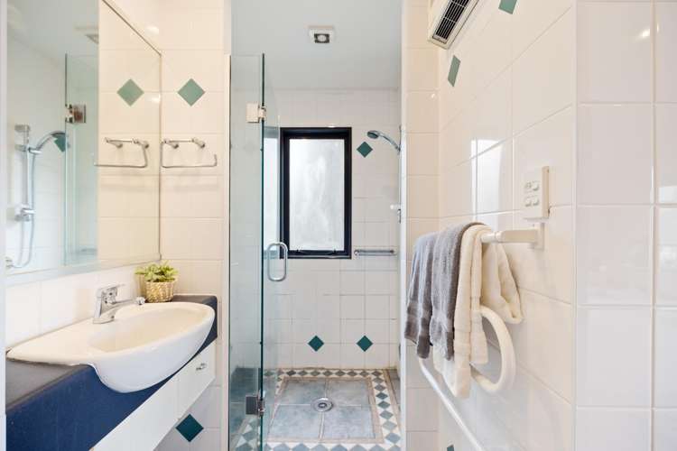 2/155 Yaldhurst Road Upper Riccarton_15