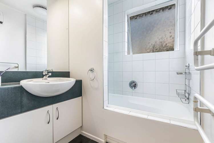 18 Lavelle Road Henderson_18