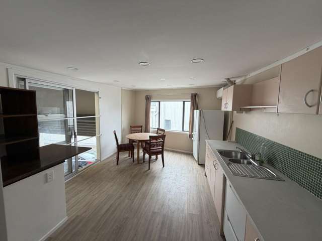 13/9 Westech Place Glen Eden_2