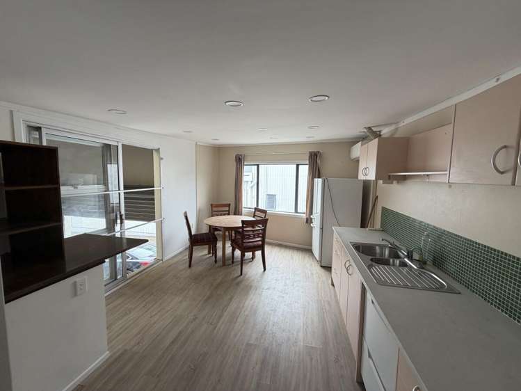 13/9 Westech Place Glen Eden_8