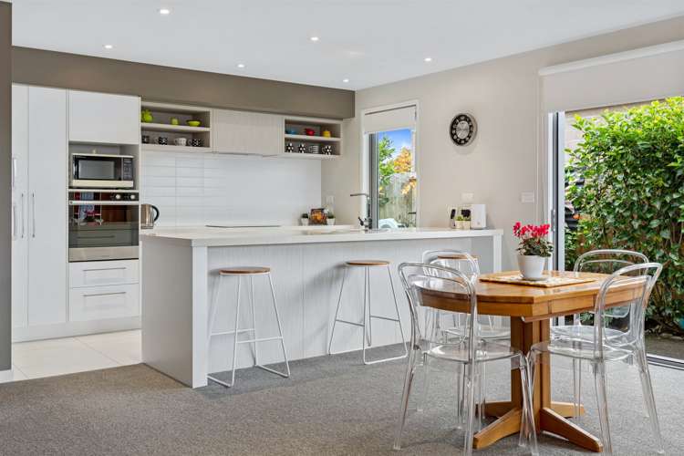 5 Eden Crescent Brookfield_5