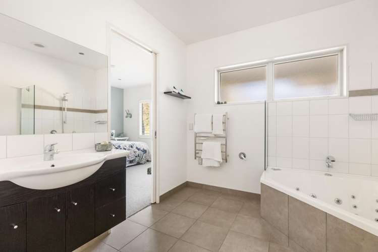 31 Matheson Crescent Albert Town_35
