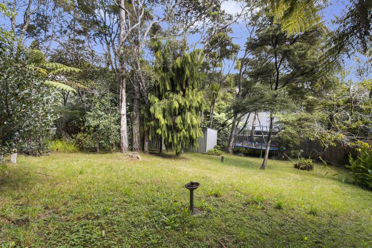 64 Woodfern Crescent Titirangi_16