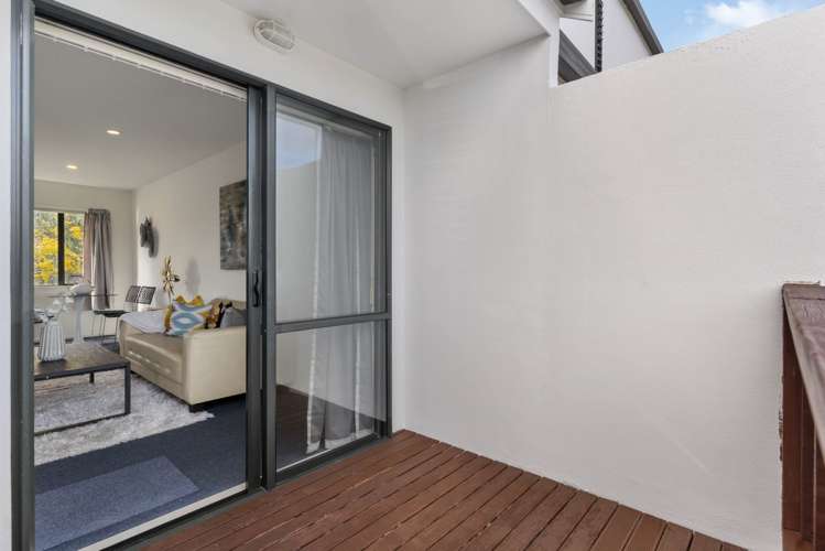 11/12 Ambrico Place New Lynn_11