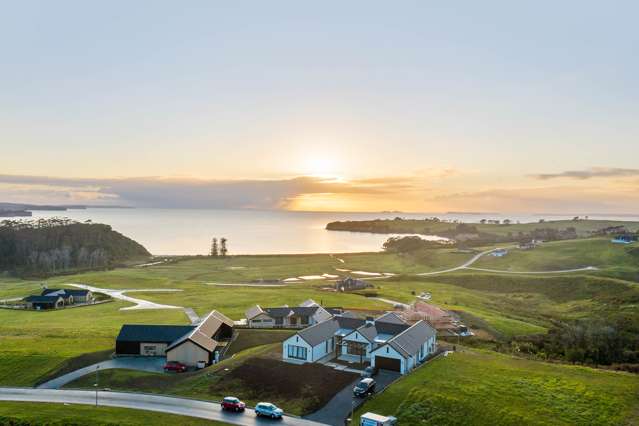 Eco-friendly neighbours at Weiti Bay