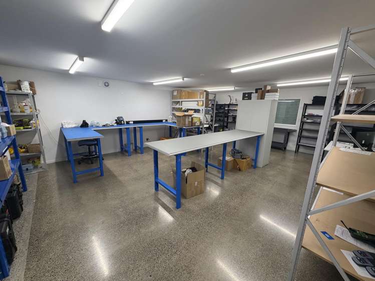 2/4 Clemow Drive Mt Wellington_6