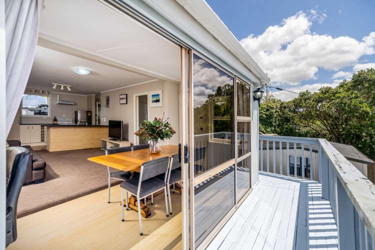 12a Cedar Terrace Stanmore Bay_3