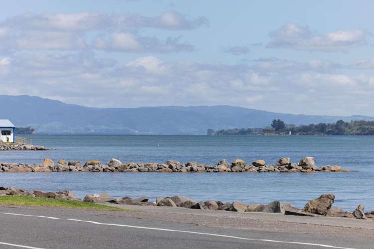 1/104 Harbour Drive Otumoetai_28