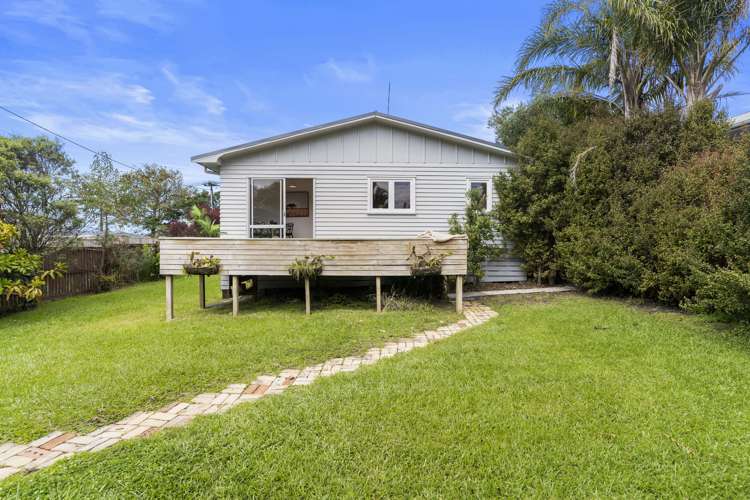 1/6 Lancaster Road Beach Haven_13