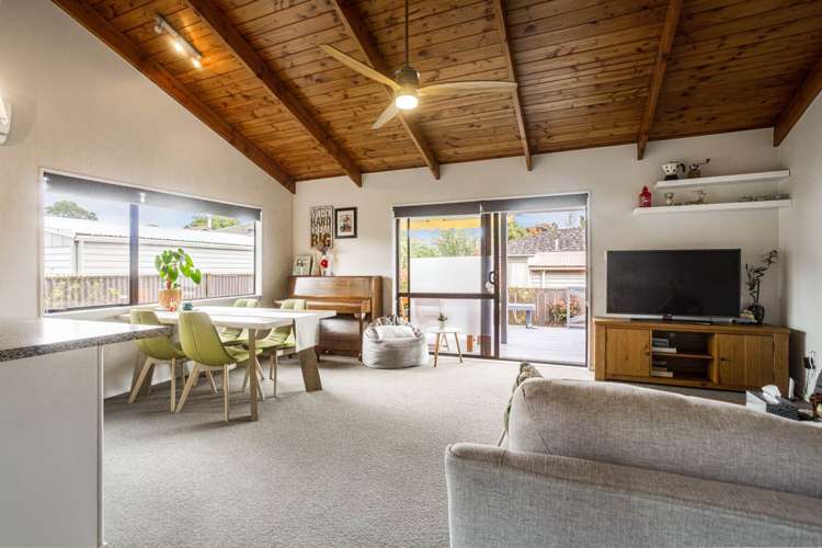 1/47 Thornlow Street Glendene_5