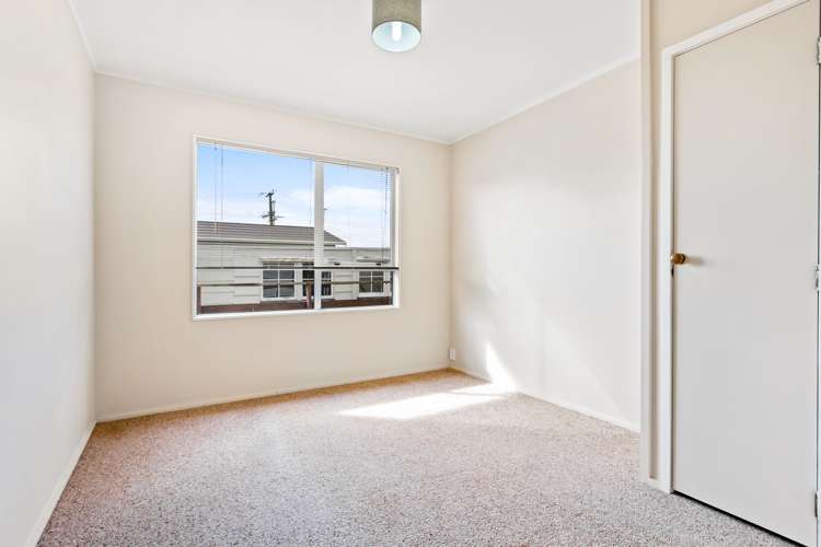 2/2 Garelja Road Henderson_9