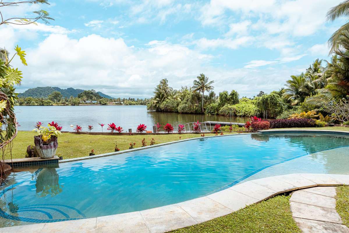 - Park Lake, Pacific Harbour_0