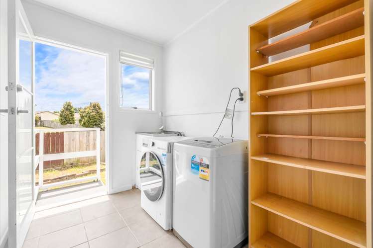 2/3 Edwin Freeman Place Ranui_11