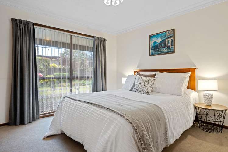 15 Yellowstone Crescent Burwood_9