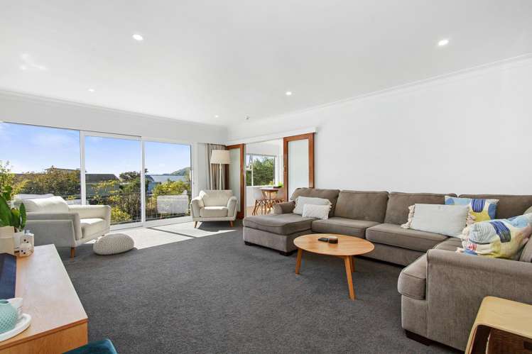 37 Sunrise Boulevard Tawa_2