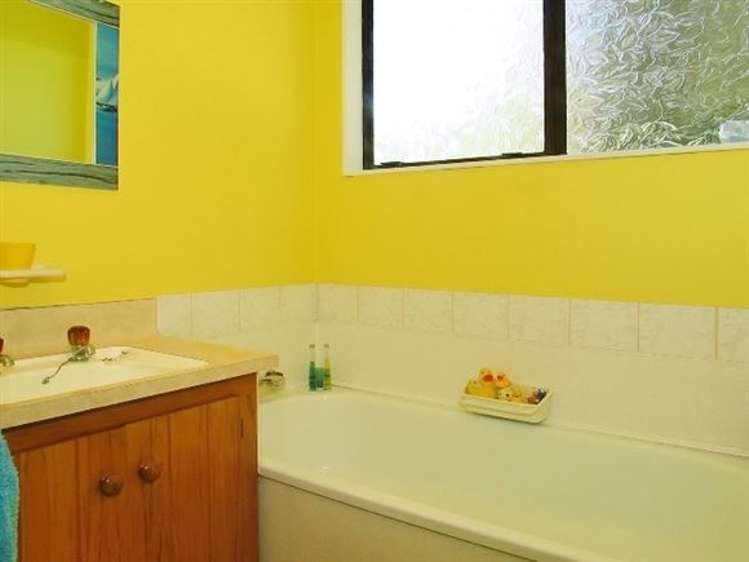 28 Peterhouse Street Tawa_15