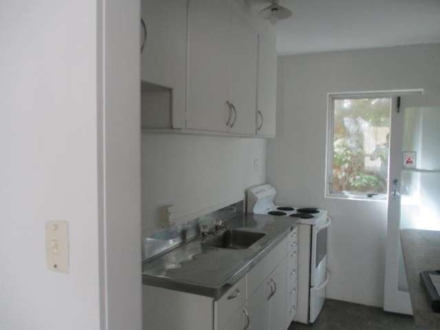 2/1222 Victoria Street 3295_1