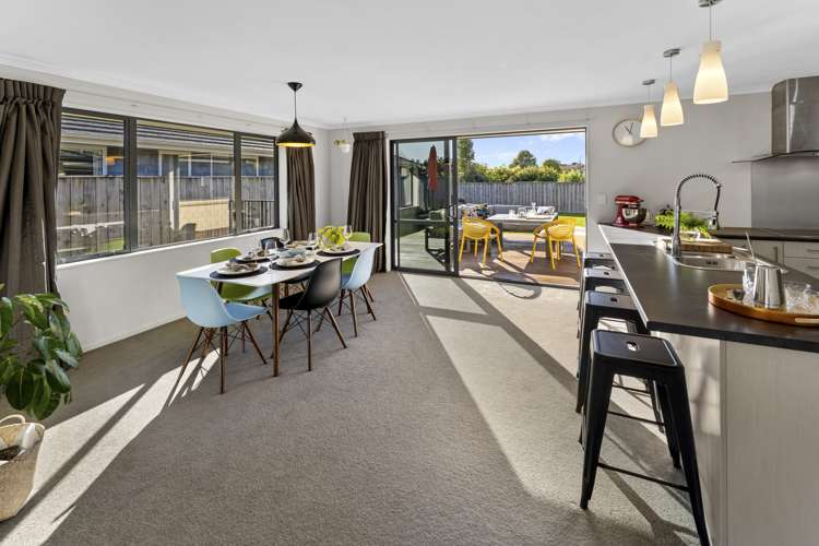 78 Washbourn Drive Richmond_12