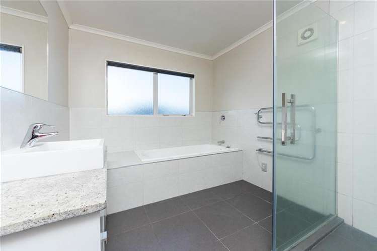 10 Stamford Crescent Flat Bush_20