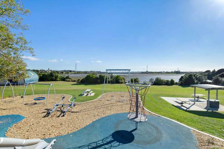 8 Gills Avenue Papakura_18