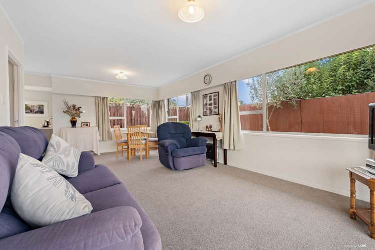 2/3 Pamela Place New Lynn_9