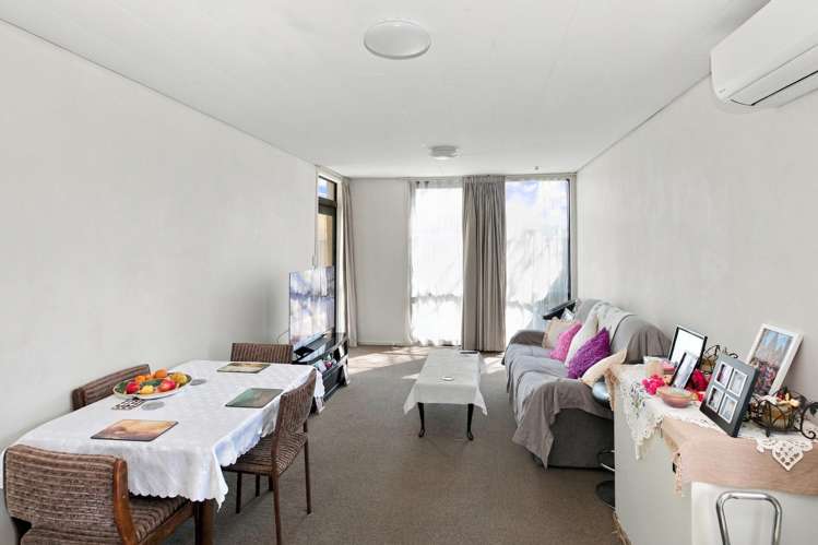 1-4/264 Bealey Avenue_4