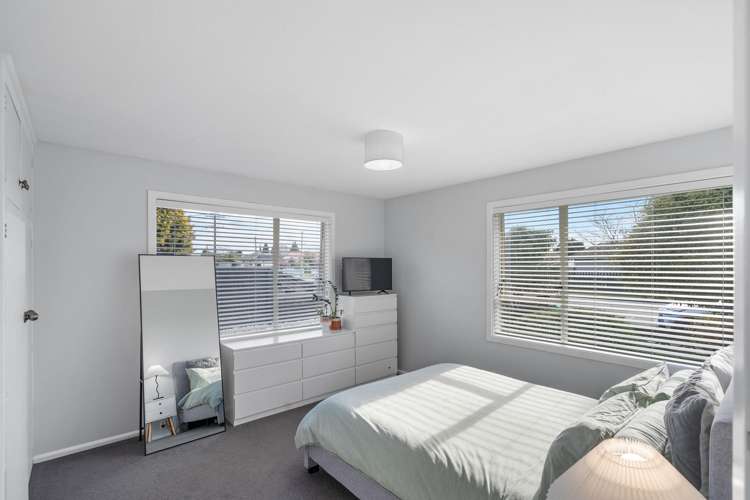 86 Neill Street Hornby_15