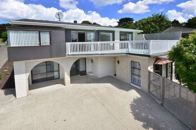 8 Moera Place Stanmore Bay_1