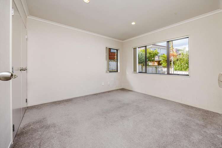 7 Mazuran Place Flat Bush_14