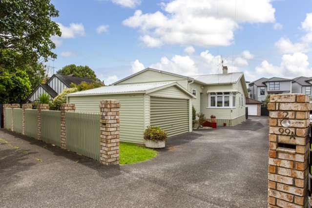 Royal Oak Bungalow Charmer Ripe for the Picking
