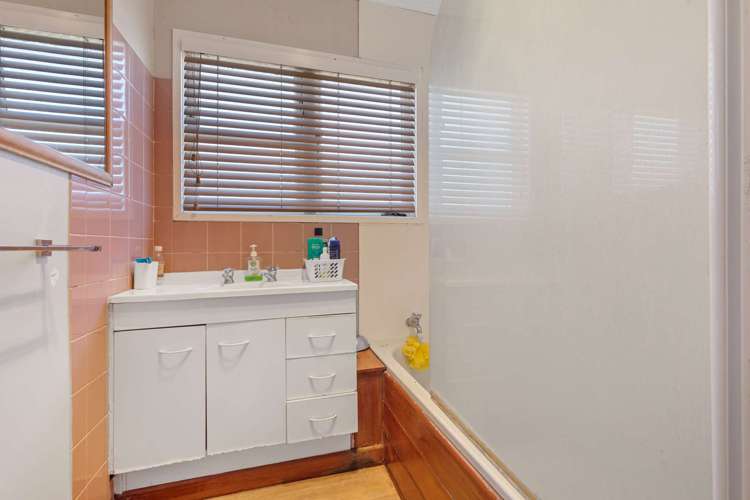 15 Gem Street Pukehangi_13