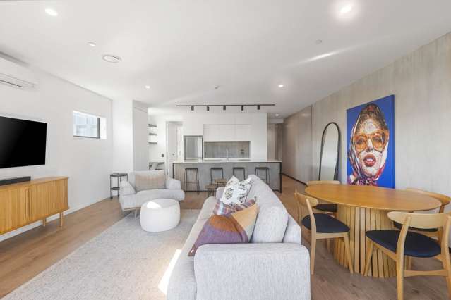 Upbeat & Furnished 2-Bedroom Apartment With Views