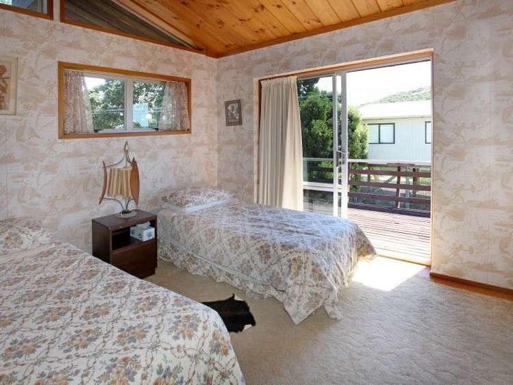 9 Marine Parade Cooks Beach_7