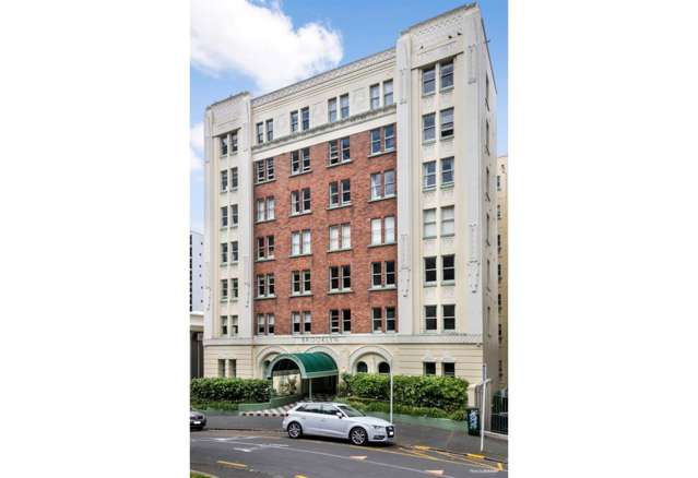 Large Two bedroom Apartment