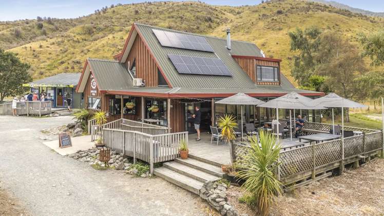 194 Cable Bay Road Hira_9