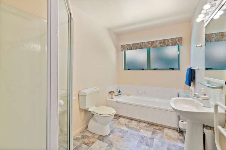 26 Silkwood Grove Totara Heights_16