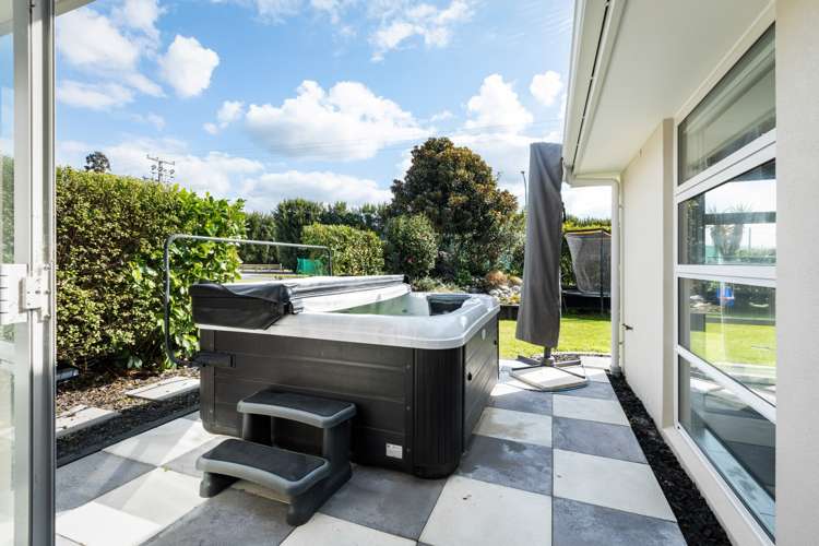 2 Gleneagles Drive Aongatete_21