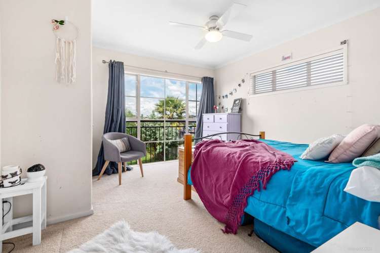 7 Brechin Place Wattle Downs_13