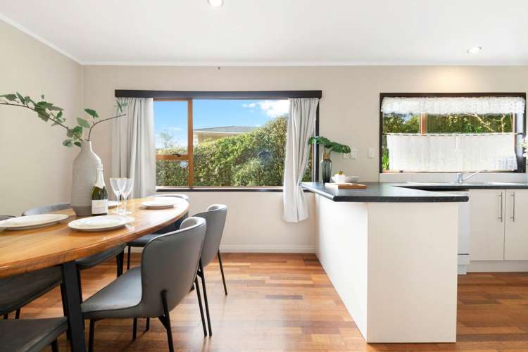 1/33 Oaktree Avenue Browns Bay_5