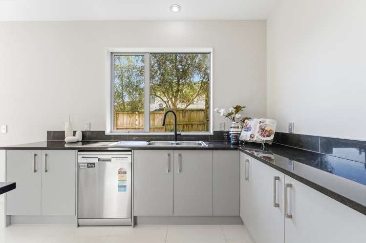 7 Andy Crescent Flat Bush_14