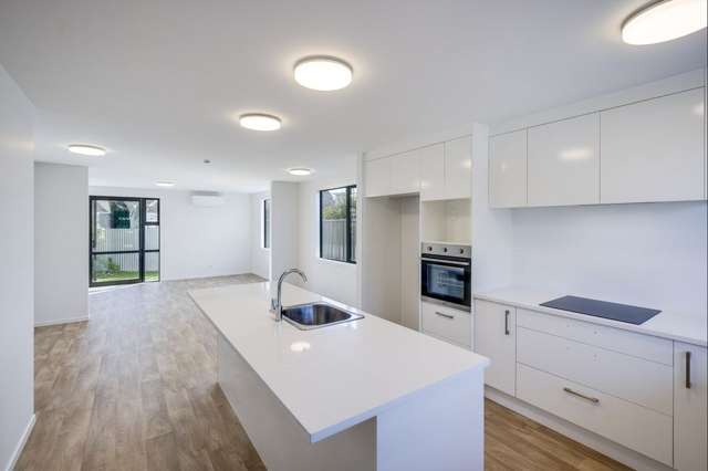 1204A Norfolk Crescent Mayfair_4