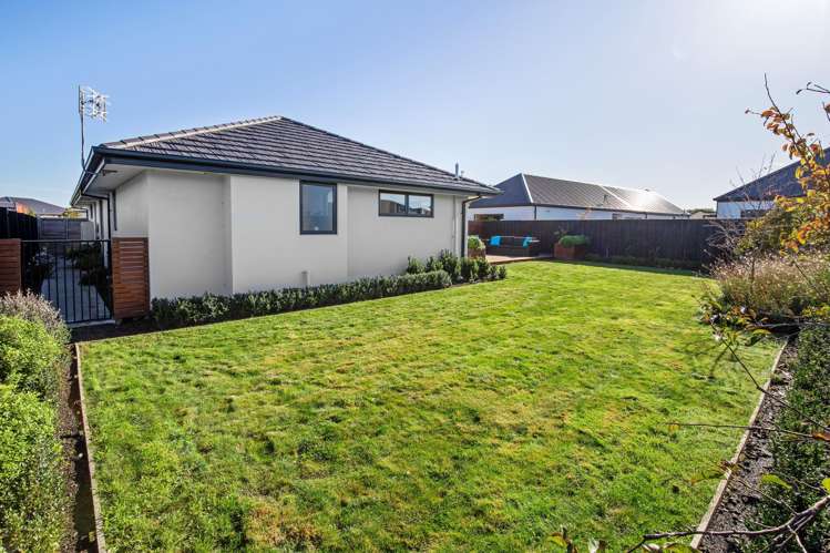 26 Bonecrusher Street Lincoln_30