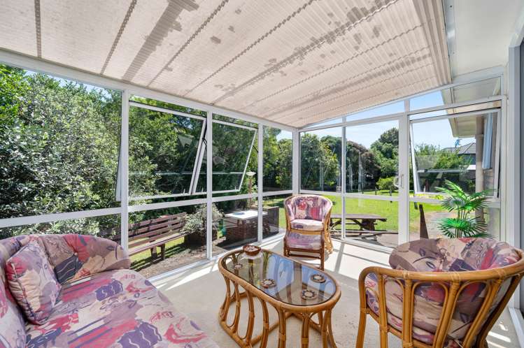 68 Buscomb Avenue Henderson_9