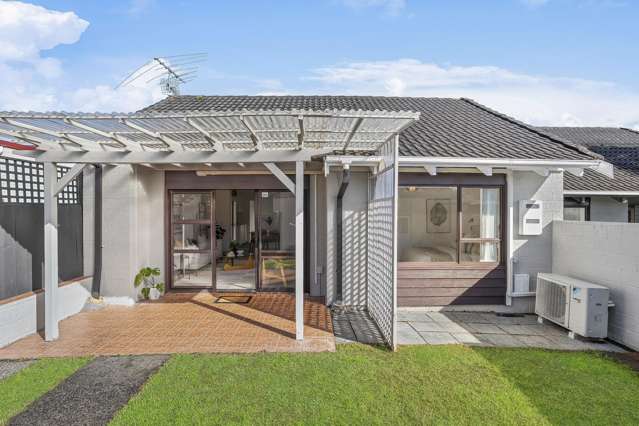 Fresh Look, Freehold Title, Solid Build.