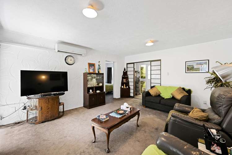 2/10 Hunter Street Hamilton Central_3