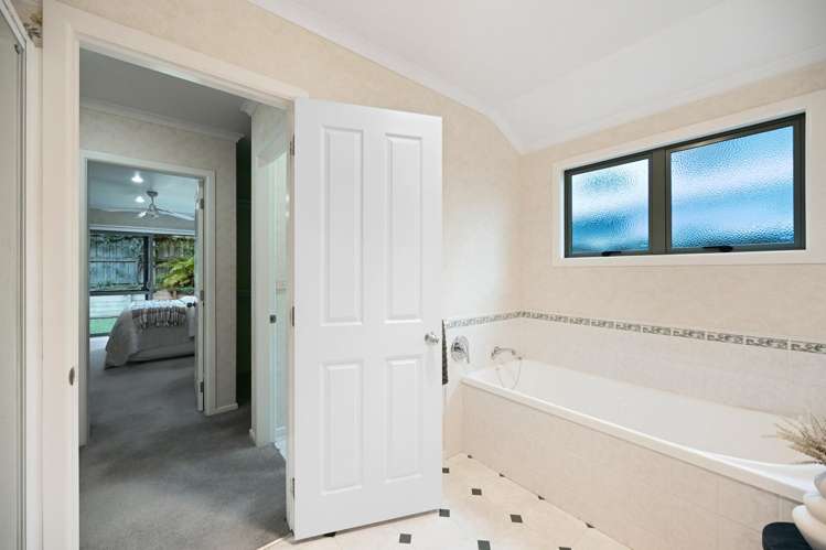 35 Saint James Drive Rototuna_16