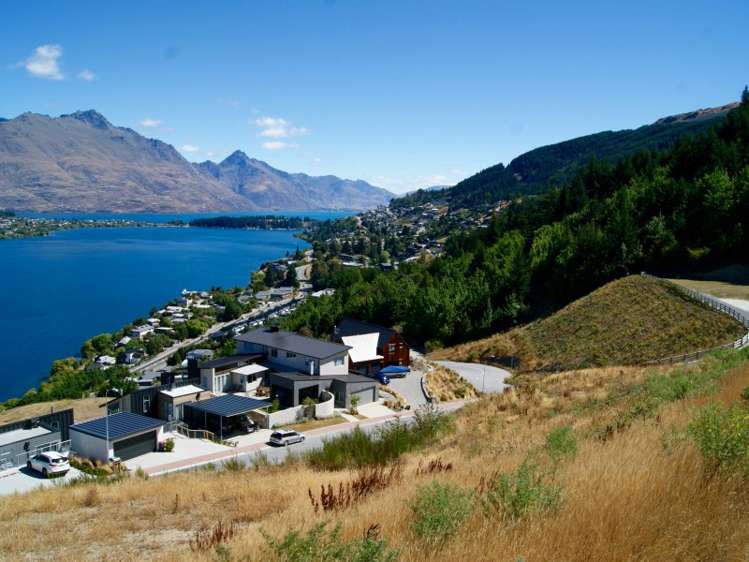 5 Luckie Lane Queenstown Hill_11