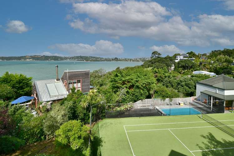 2/3 Beach Road Stanmore Bay_17