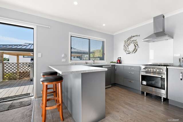 29 Gledstane Road Stanmore Bay_2