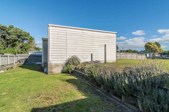 15 Whitmore Grove Waikanae Beach_3